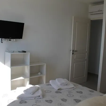 Avec Piscine * Sotta