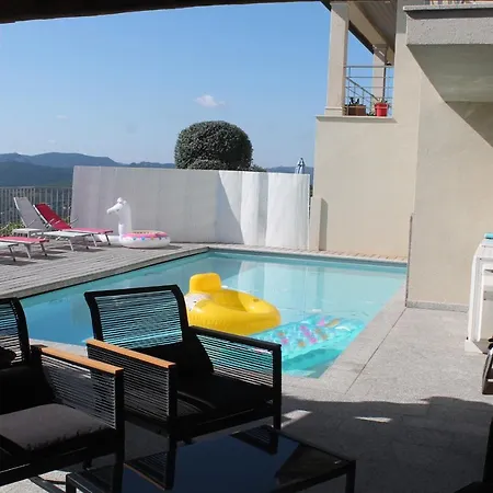 Avec Piscine