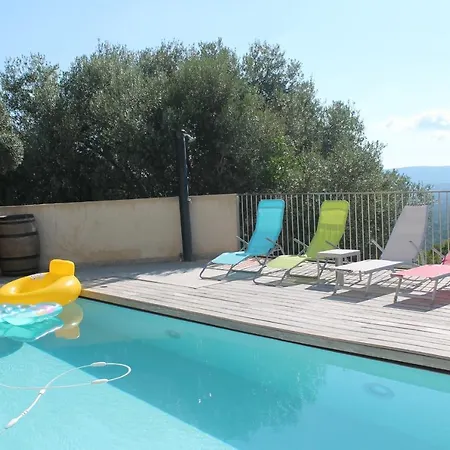 Avec Piscine *