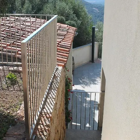Avec Piscine * Sotta